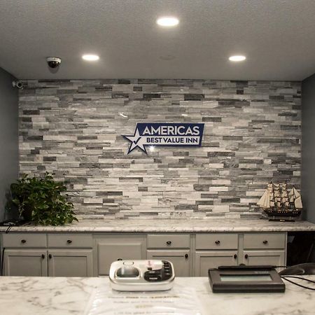Americas Best Value Inn & Suites Detroit Lakes Bagian luar foto
