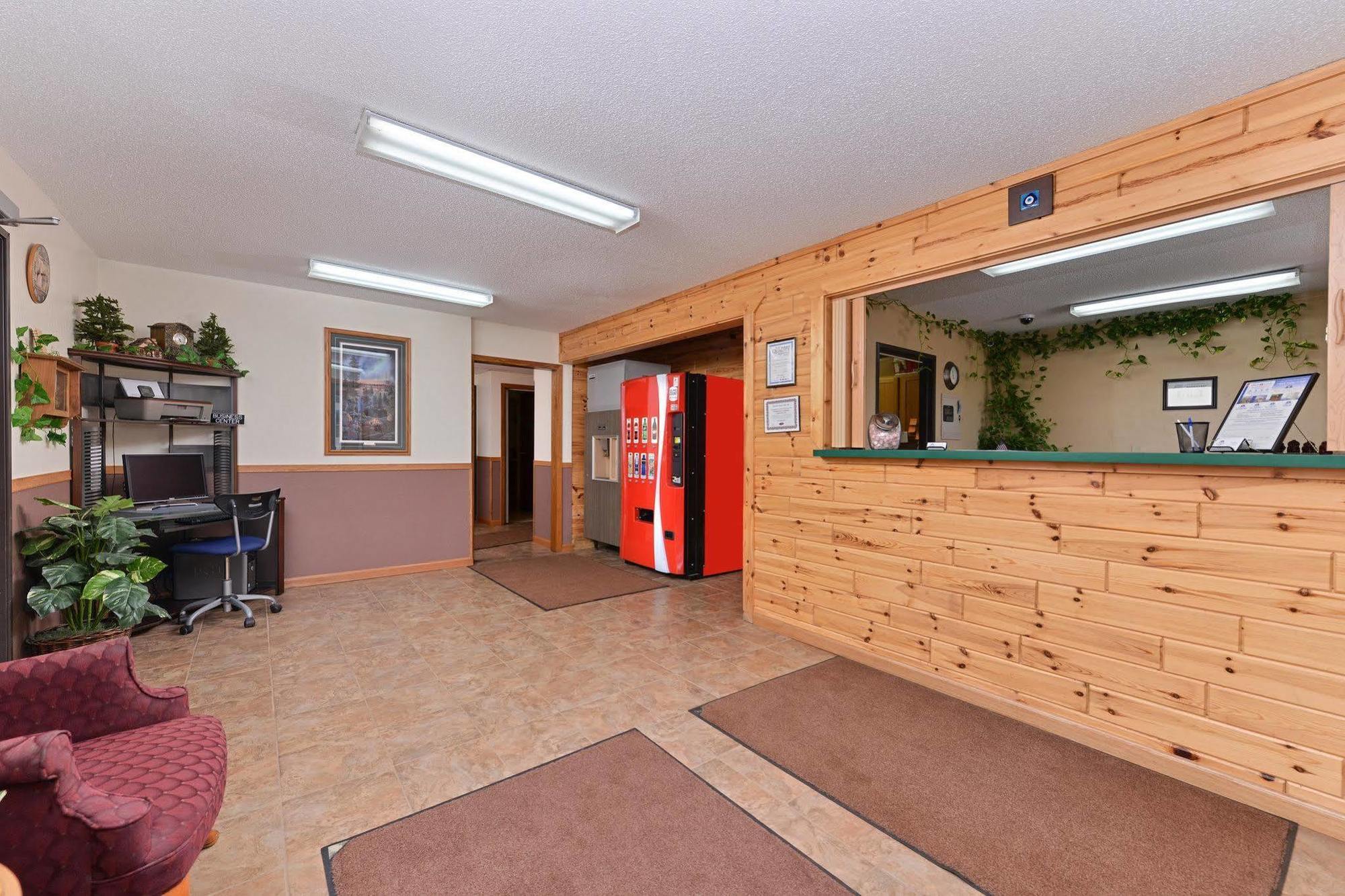 Americas Best Value Inn & Suites Detroit Lakes Bagian luar foto