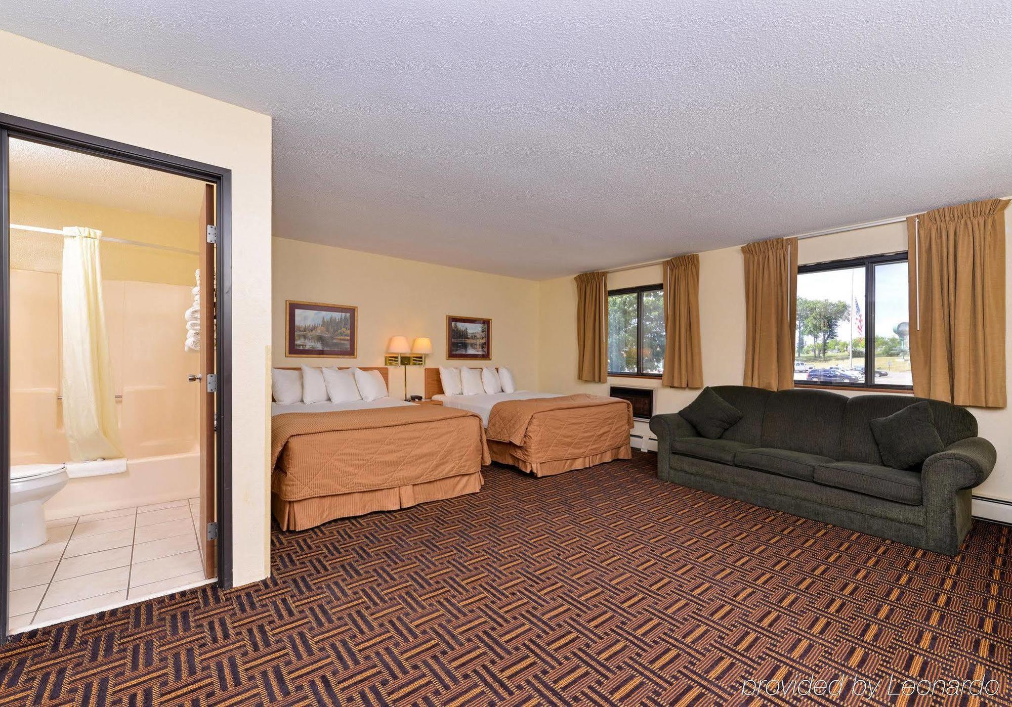 Americas Best Value Inn & Suites Detroit Lakes Bagian luar foto