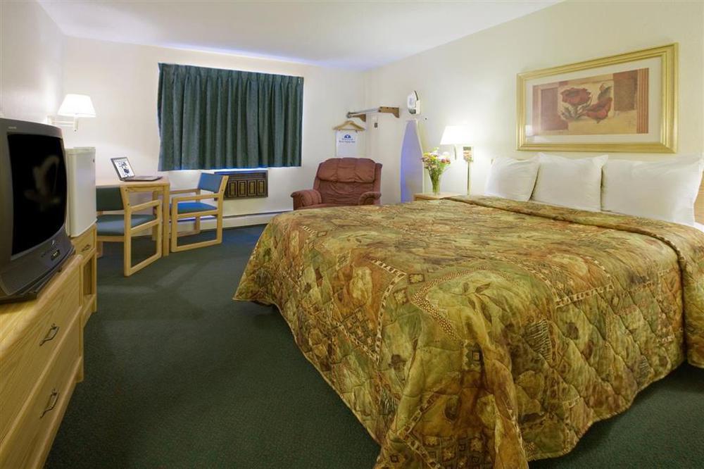 Americas Best Value Inn & Suites Detroit Lakes Ruang foto